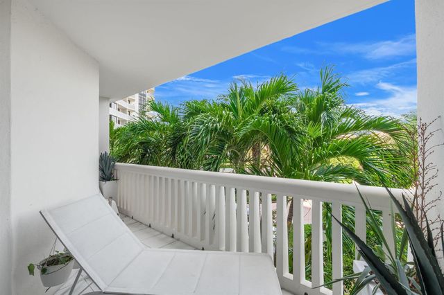 1000 E Island Boulevard 305, Aventura, FL 33160