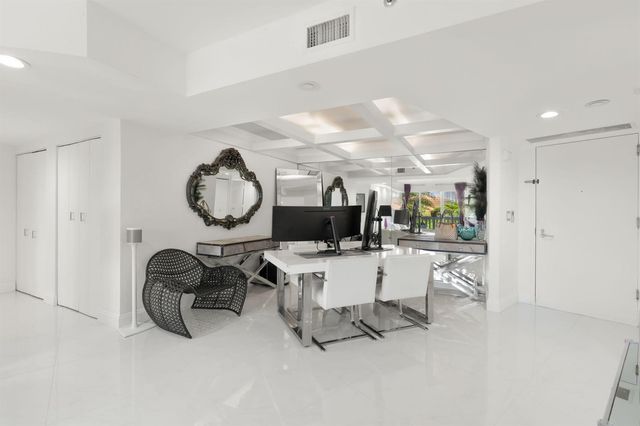 1000 E Island Boulevard 305, Aventura, FL 33160