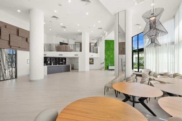 1000 E Island Boulevard 305, Aventura, FL 33160