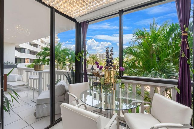 1000 E Island Boulevard 305, Aventura, FL 33160