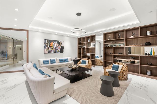 1000 E Island Boulevard 305, Aventura, FL 33160