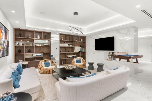 1000 E Island Boulevard 305, Aventura, FL 33160