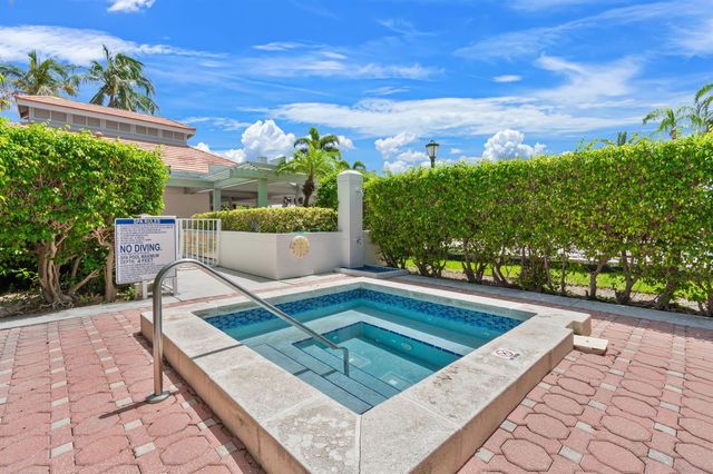 1000 E Island Boulevard 305, Aventura, FL 33160