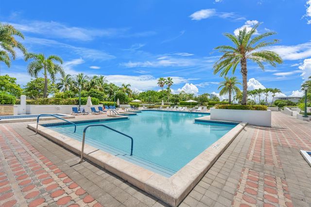 1000 E Island Boulevard 305, Aventura, FL 33160