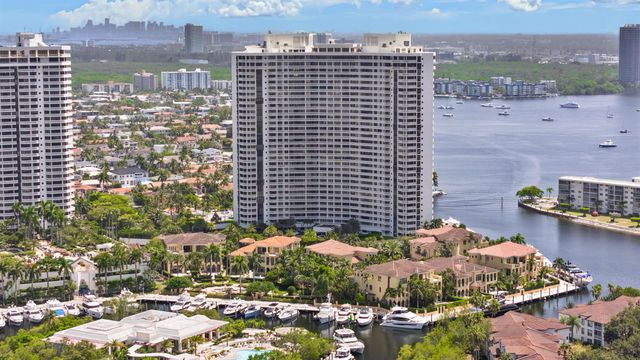 1000 E Island Boulevard 305, Aventura, FL 33160