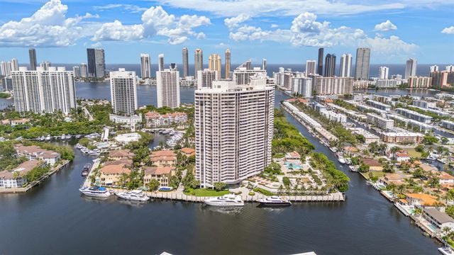 1000 E Island Boulevard 305, Aventura, FL 33160