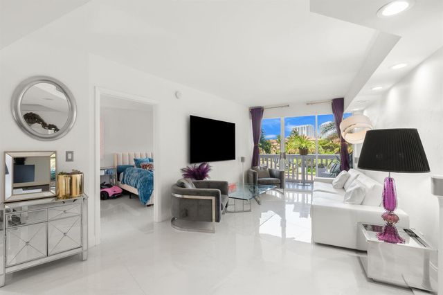 1000 E Island Boulevard 305, Aventura, FL 33160