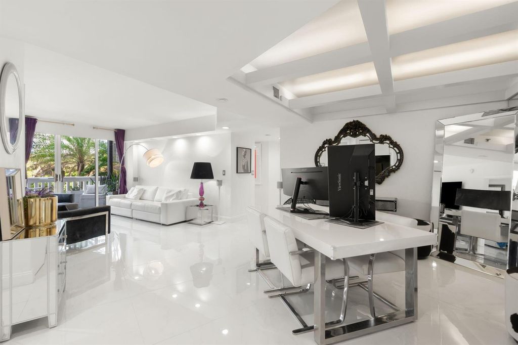 1000 E Island Boulevard 305, Aventura, FL 33160