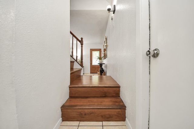 6903 La Violetta Drive, Houston, TX 77083