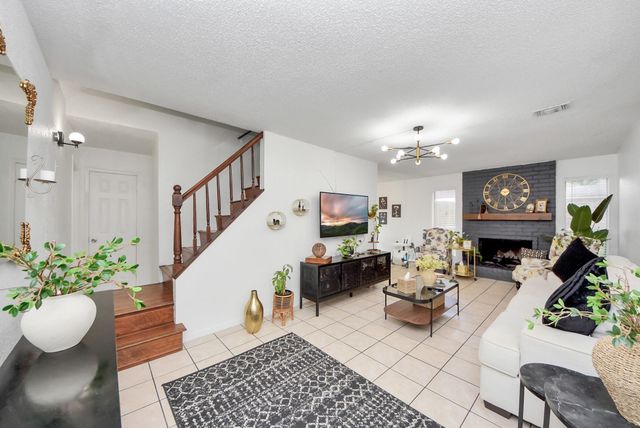 6903 La Violetta Drive, Houston, TX 77083