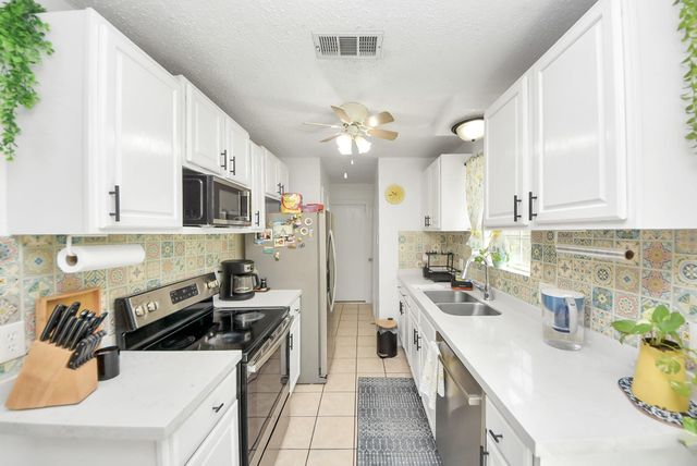 6903 La Violetta Drive, Houston, TX 77083