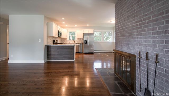 16 Elmwood Drive, New City, NY 10956