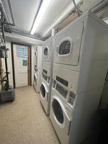 10 Yeamans St 19, Revere, MA 02151