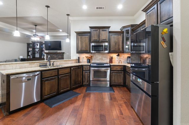 6906 Grace Village Drive, Alexander, AR 72002