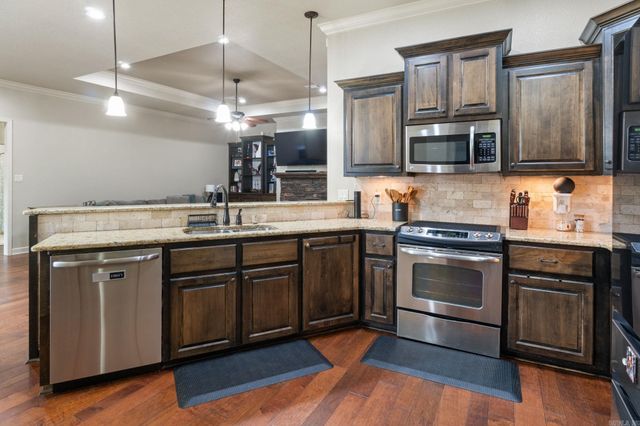 6906 Grace Village Drive, Alexander, AR 72002
