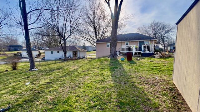 1924 SW 5th Street, Blue Springs, MO 64014