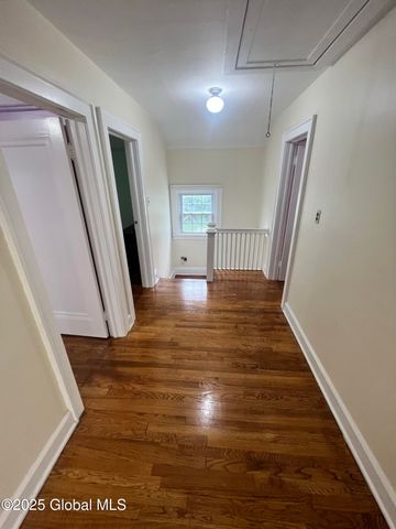 194 S Main Avenue, Albany, NY 12208