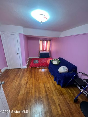 194 S Main Avenue, Albany, NY 12208