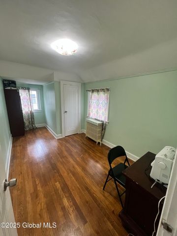 194 S Main Avenue, Albany, NY 12208