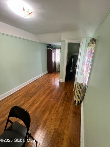 194 S Main Avenue, Albany, NY 12208