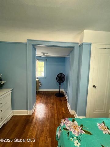 194 S Main Avenue, Albany, NY 12208