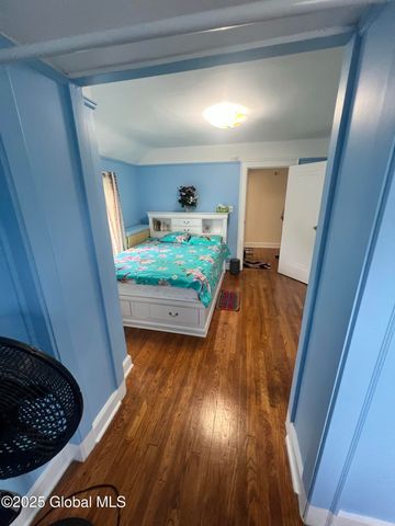 194 S Main Avenue, Albany, NY 12208
