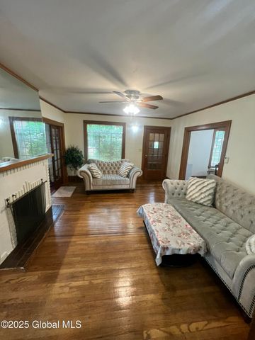 194 S Main Avenue, Albany, NY 12208