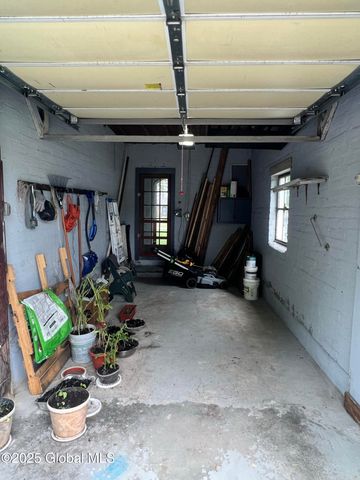 194 S Main Avenue, Albany, NY 12208