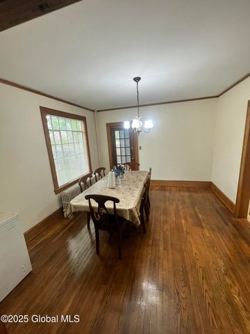 194 S Main Avenue, Albany, NY 12208