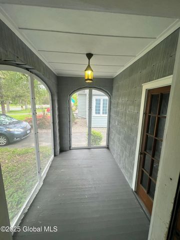 194 S Main Avenue, Albany, NY 12208