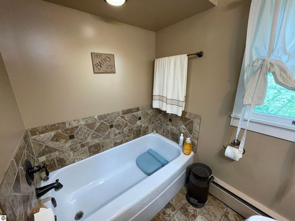 Image 10 of property listing at 4658 N Croswell Road, Alma, MI 48801