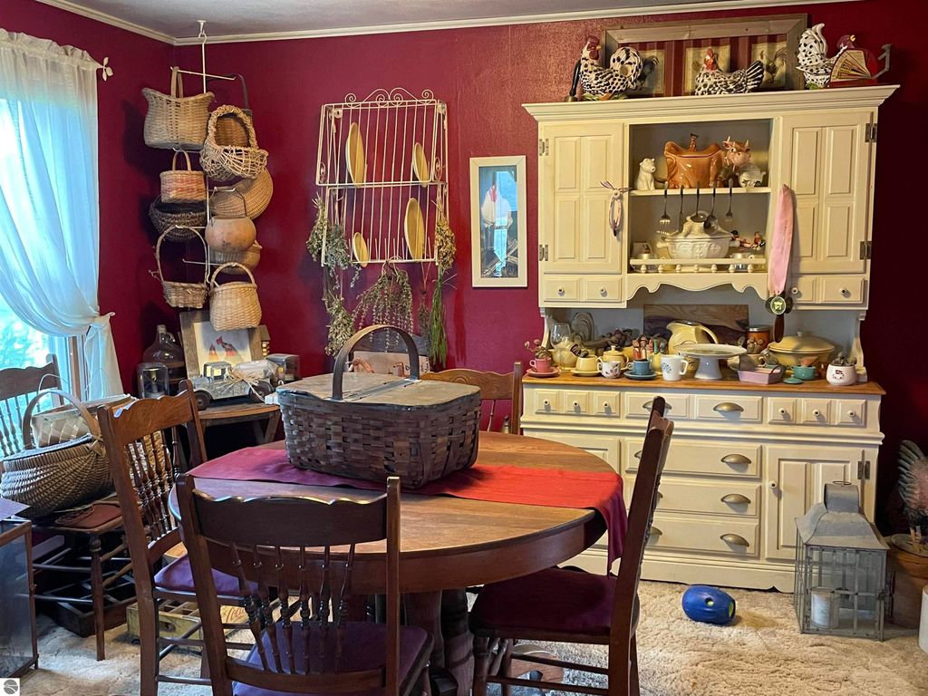 Image 15 of property listing at 4658 N Croswell Road, Alma, MI 48801