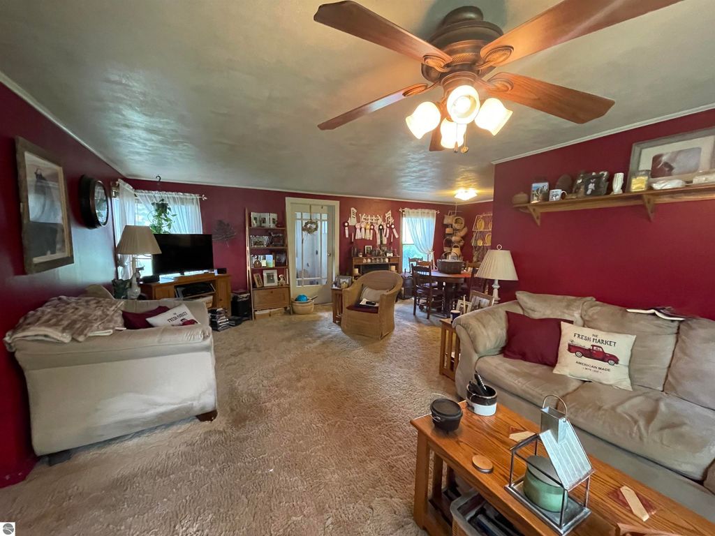 Image 17 of property listing at 4658 N Croswell Road, Alma, MI 48801