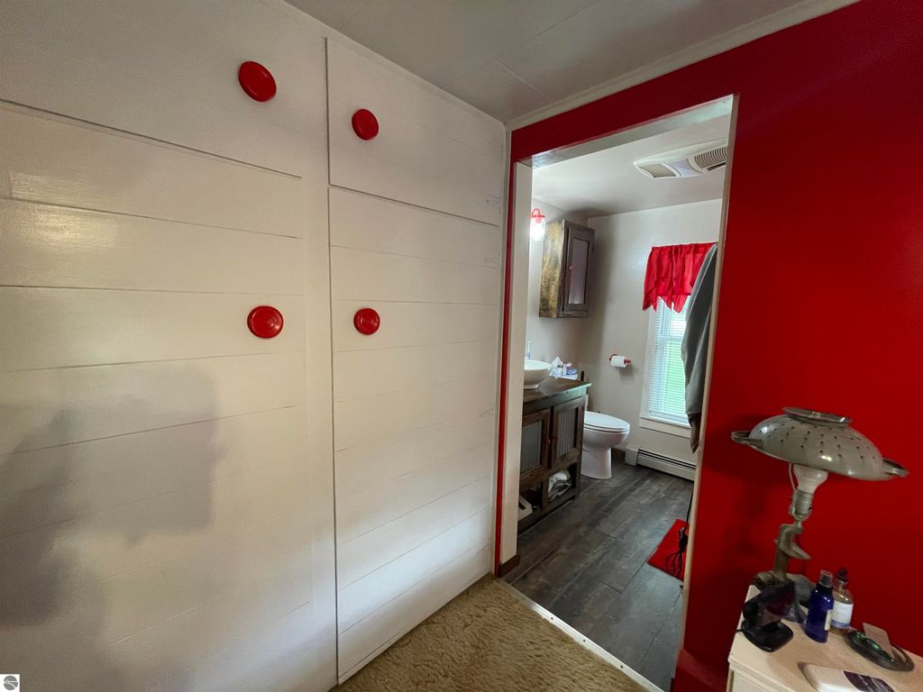 Image 20 of property listing at 4658 N Croswell Road, Alma, MI 48801