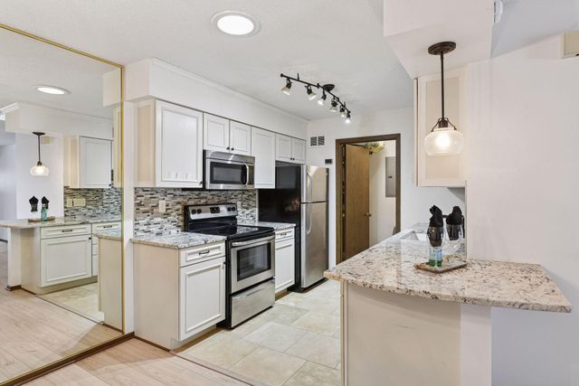 3660 Independence Avenue S 41, Saint Louis Park, MN 55426