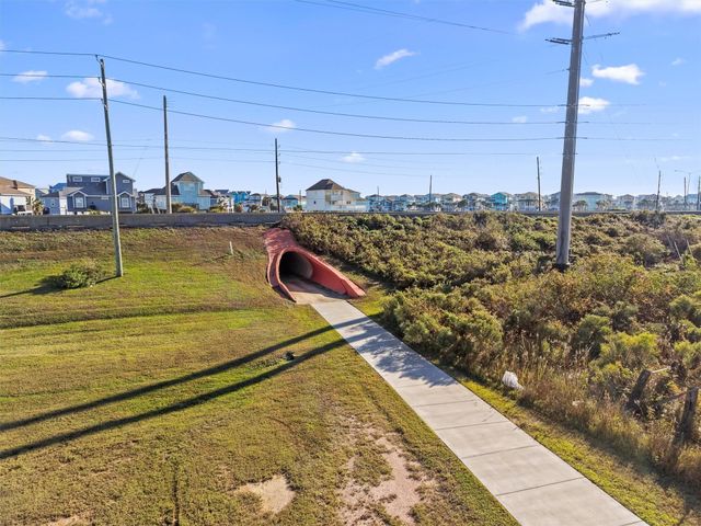 3903 Palmdale Court, Galveston, TX 77554