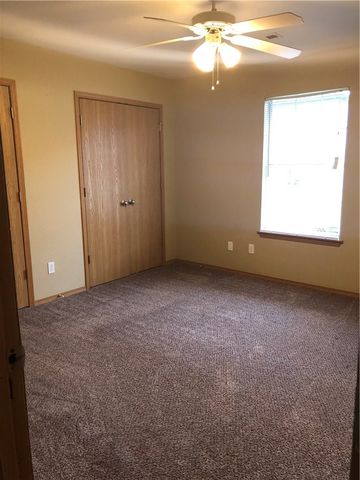 2780 Carondolet Street B, Springdale, AR 72764