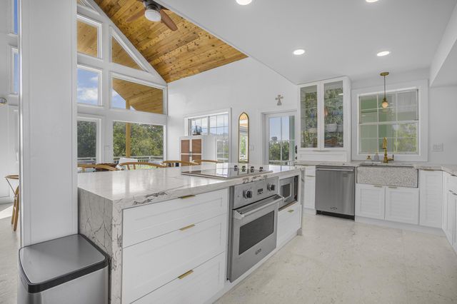 41 Mutiny Place, Key Largo, FL 33037