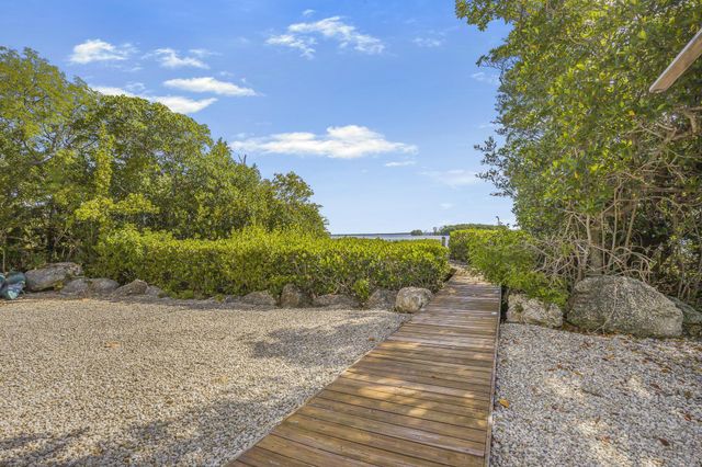 41 Mutiny Place, Key Largo, FL 33037