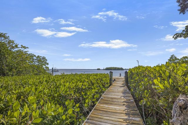 41 Mutiny Place, Key Largo, FL 33037