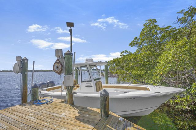 41 Mutiny Place, Key Largo, FL 33037