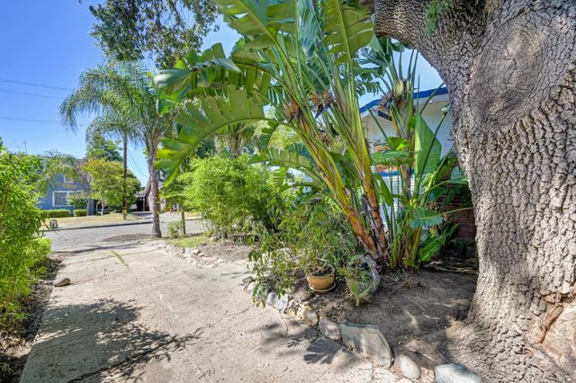 1525 W Flora St, Stockton, CA 95203