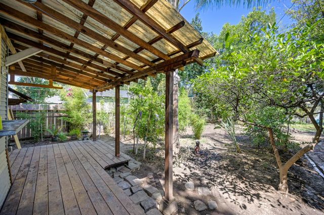 1525 W Flora St, Stockton, CA 95203