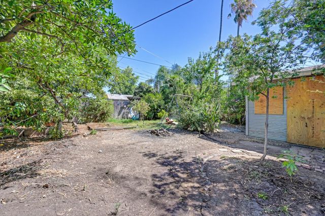 1525 W Flora St, Stockton, CA 95203