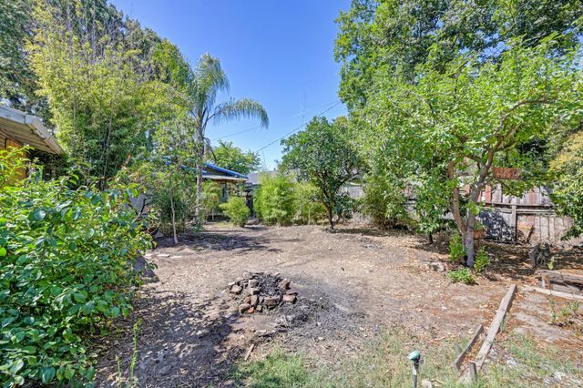 1525 W Flora St, Stockton, CA 95203