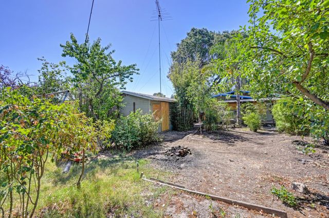 1525 W Flora St, Stockton, CA 95203