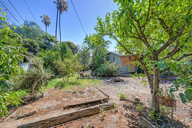 1525 W Flora St, Stockton, CA 95203