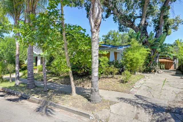 1525 W Flora St, Stockton, CA 95203