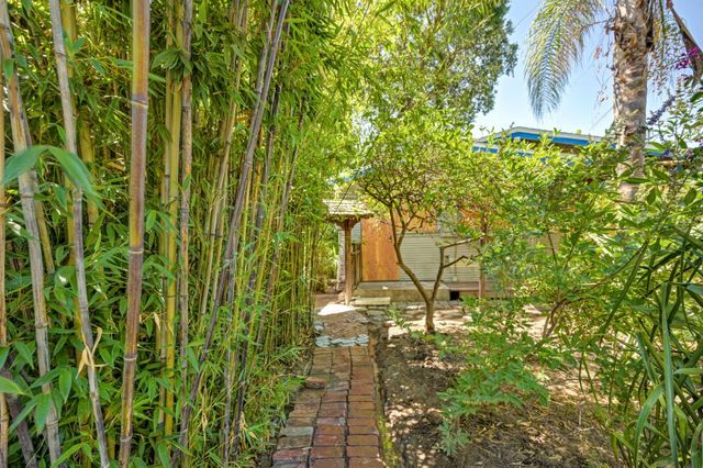 1525 W Flora St, Stockton, CA 95203