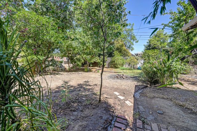 1525 W Flora St, Stockton, CA 95203